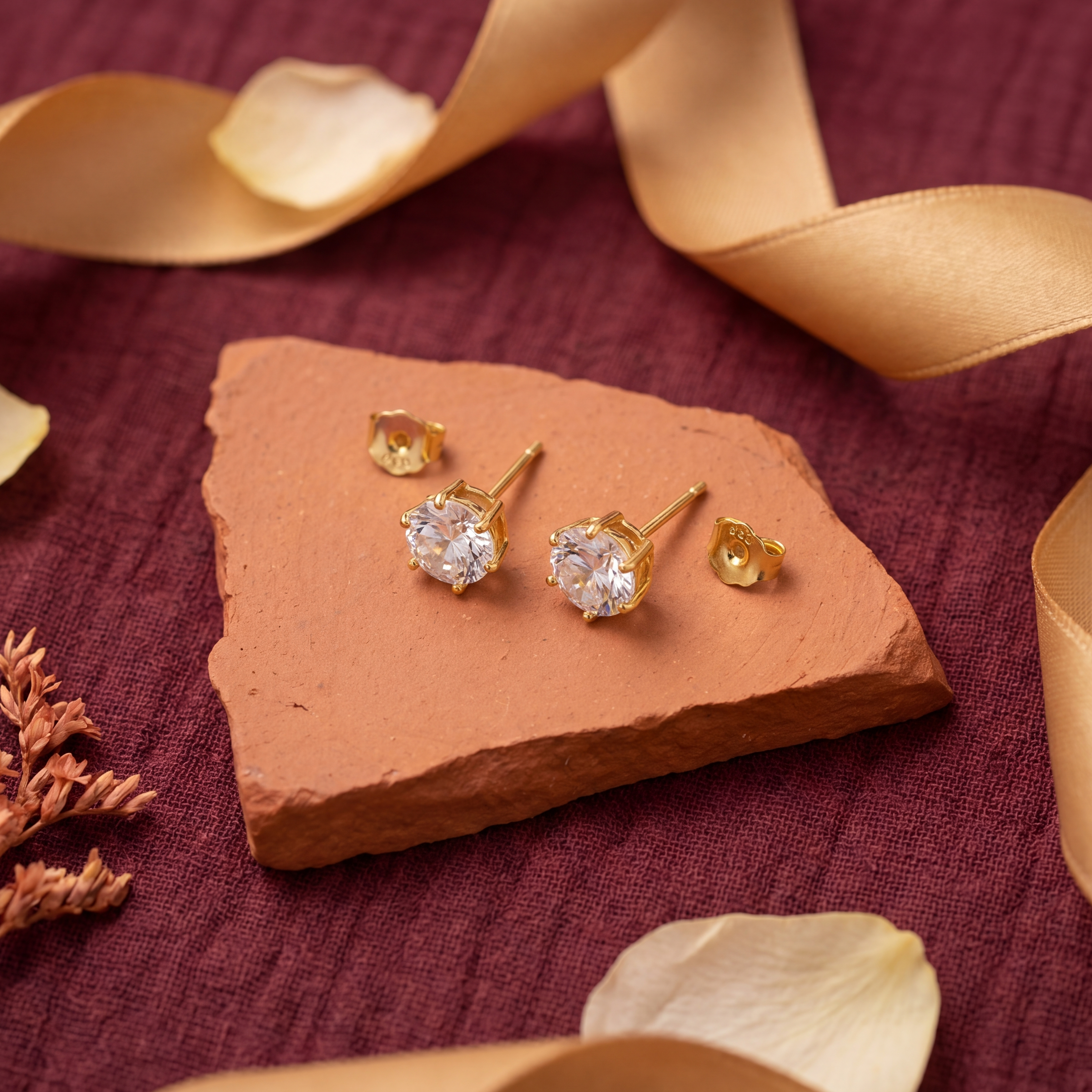 The MOHRA Solitaire Studs — Gold